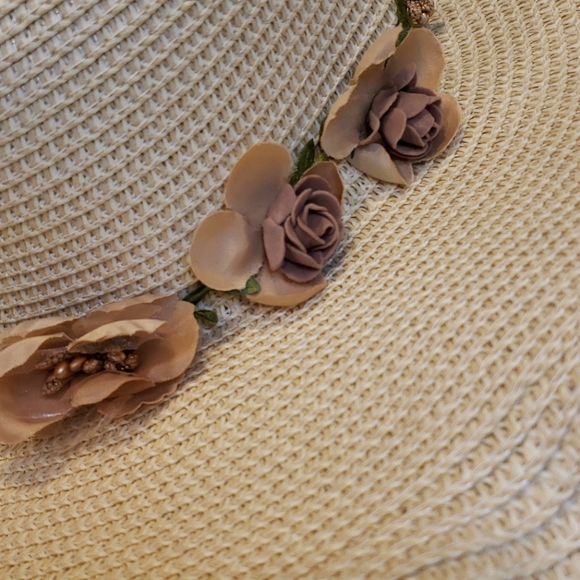 Spring Summer Hat - Picture 2 of 4